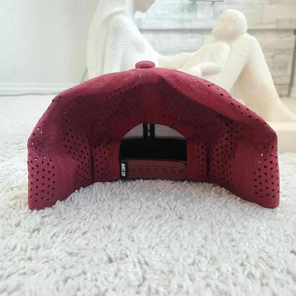 Nike SB Maroon and Yellow Cap - Picture 4 of 6